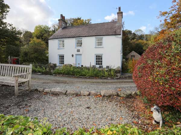 Min Y Mor, Llanfairpwll