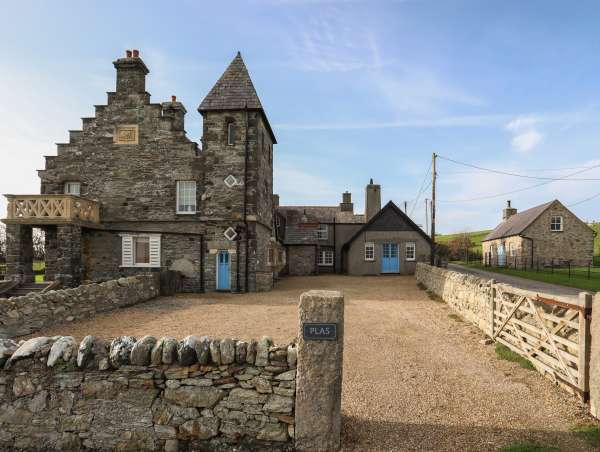 Plas, Rhoscolyn