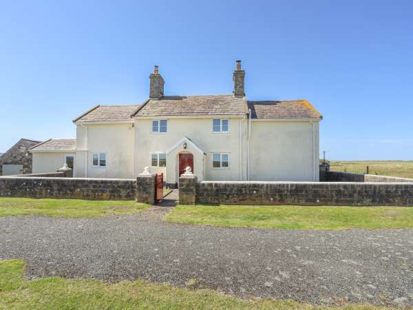 Warren Farmhouse, Dinas Dinlle