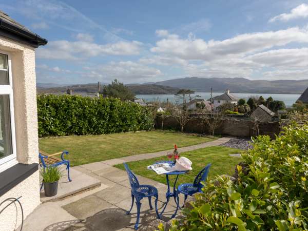 Achipur, Porthmadog