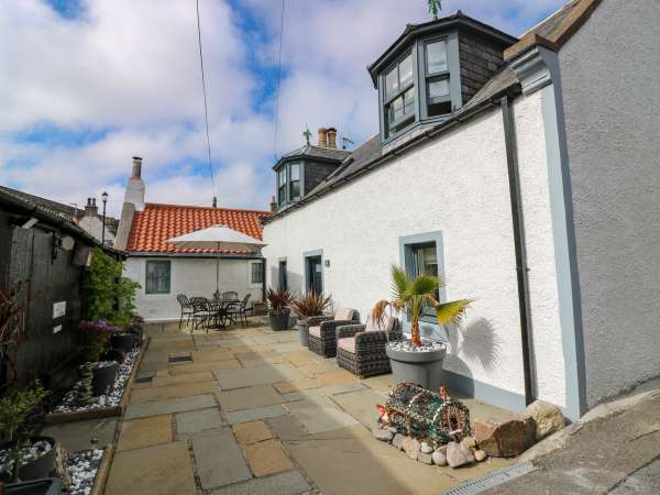61 Seatown, Cullen