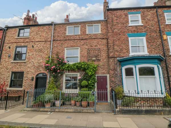 5 College Square, Stokesley
