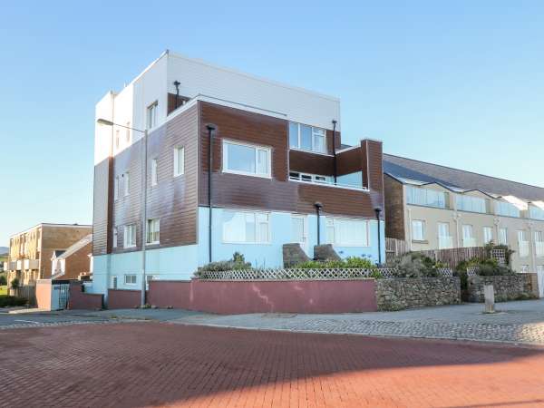 Sea View Apartment, Pwllheli