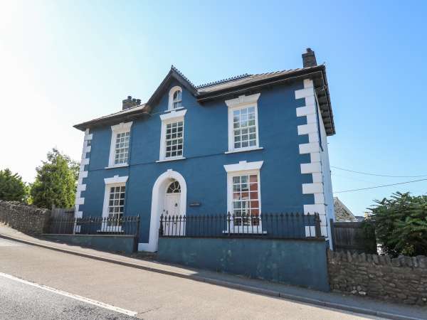 Dewi Villa, Aberaeron