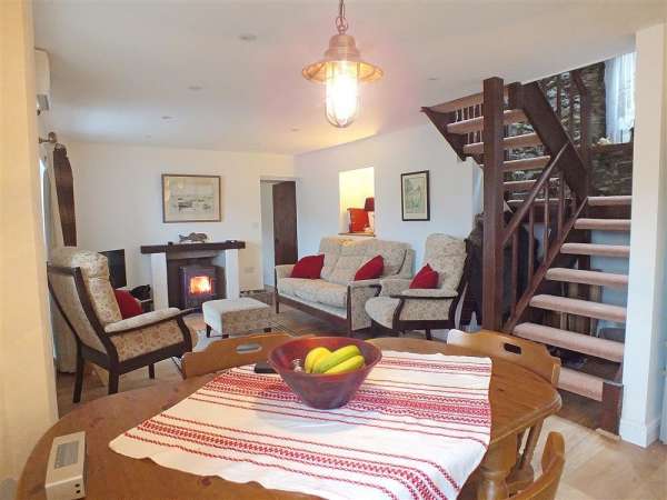 Beach Cottage Image 1