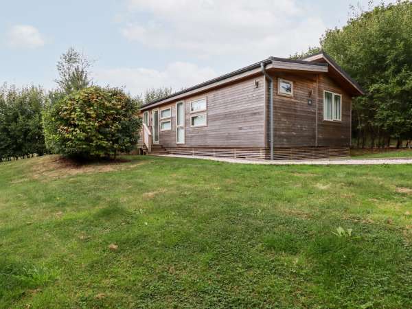 2 Valley View, Lanreath