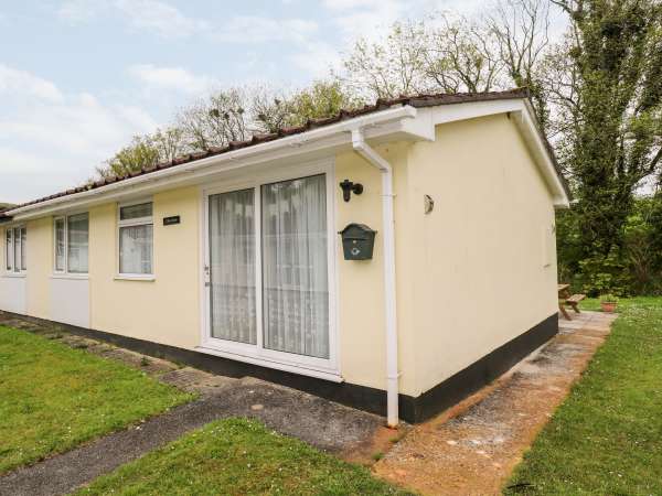 17 River Banks, Liskeard