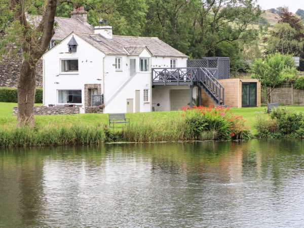 Riverside Hideaway, Newby Bridge