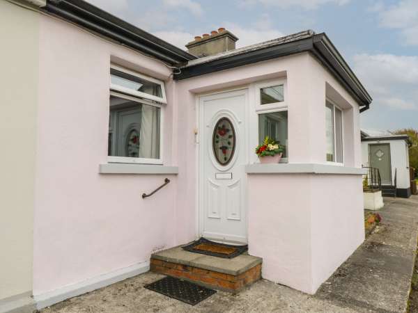 7 Aikenhead Terrace, Foxford, County Mayo