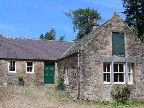 Steading Cottage - Craigievar Castle, Alford, Aberdeenshire