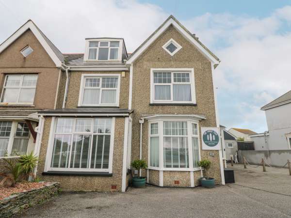 The Three Tees, Newquay