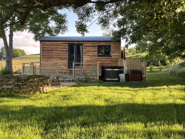 Stag Lodge Pod Image 1