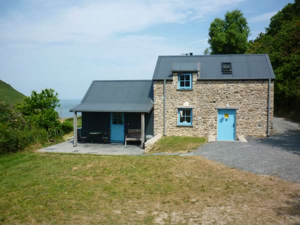 Dolwylan Barn, New Quay