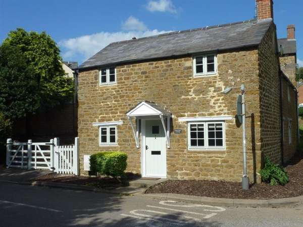 Hollytree Cottage, Hook Norton