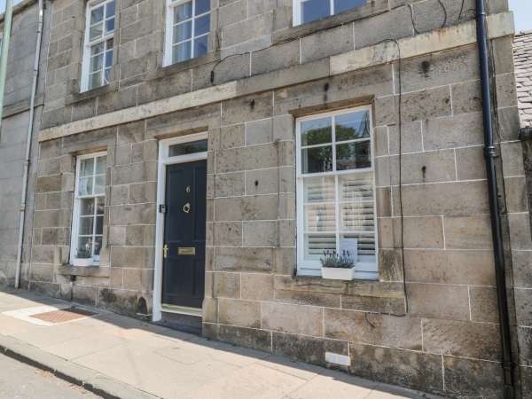 6 Kirkstyle, Biggar