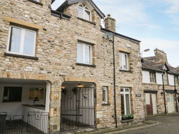 Kirkby House Image 1