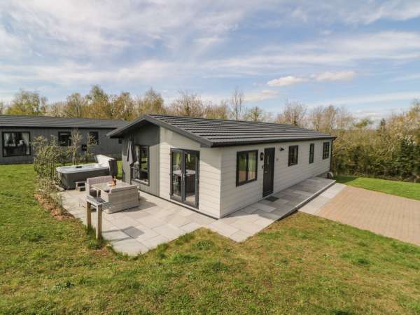 Meadow Lodge, Lifton