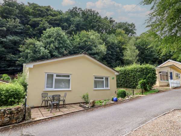 39 Fernhill Heights, Charmouth