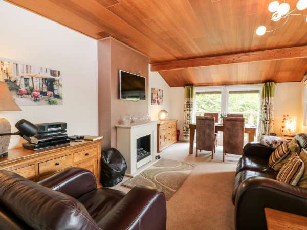 Lodge 27, Woolfardisworthy