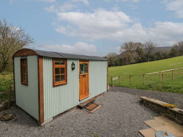 Rabbit Hill Hut, Govilon