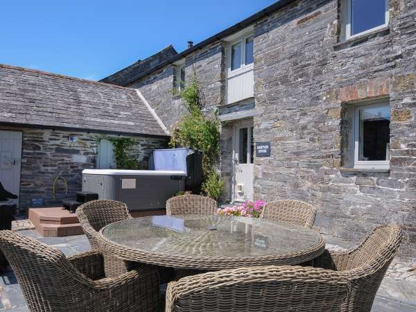 Courtyard Cottage - within the Helland Barton Farm collection, Delabole
