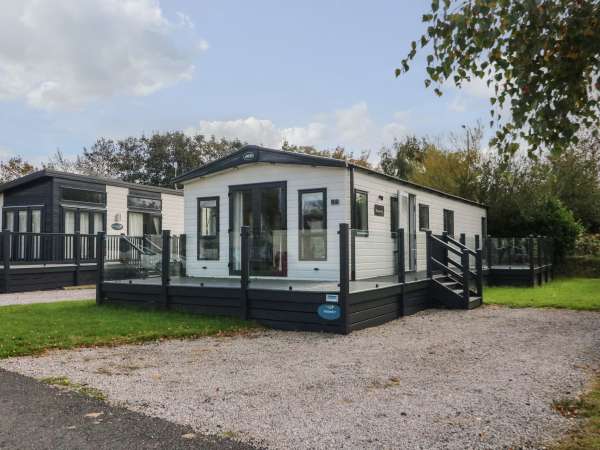 Lilac Lodge Image 1