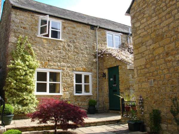 Fiddlesticks Cottage Image 1