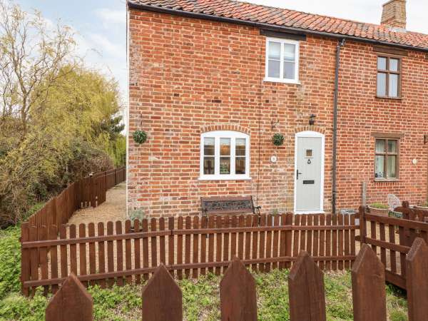Holly Cottage, Sea Palling