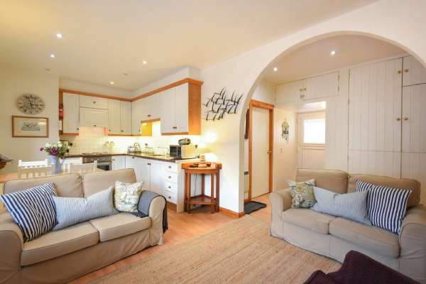 Spinnaker, Low Newton-by-the-sea