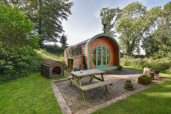 Pendragon Pod, Axminster