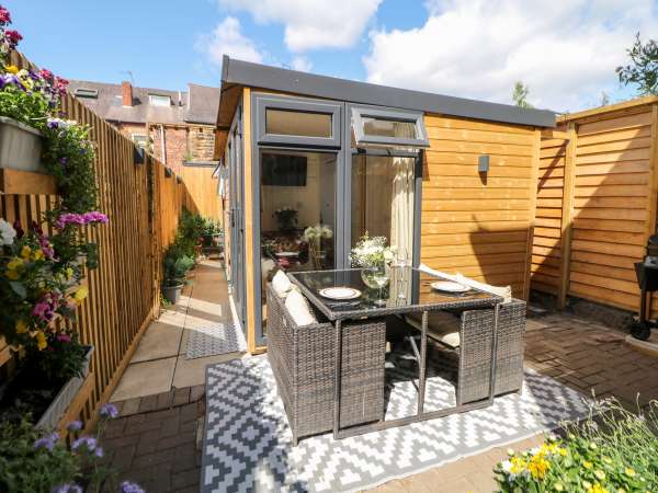 Garden Suite, Dronfield