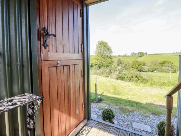 Puddle Duck Shepherds Hut, Crackington Haven