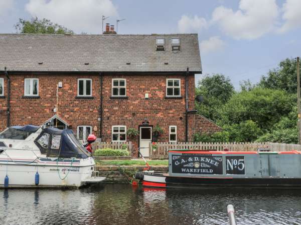 The Moorings, Wakefield