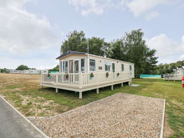 Seashell Lodge, 50 Foxburrow Hang, Belton, Norfolk 