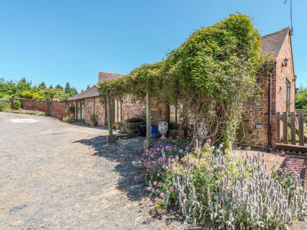 Garden Barn Image 1