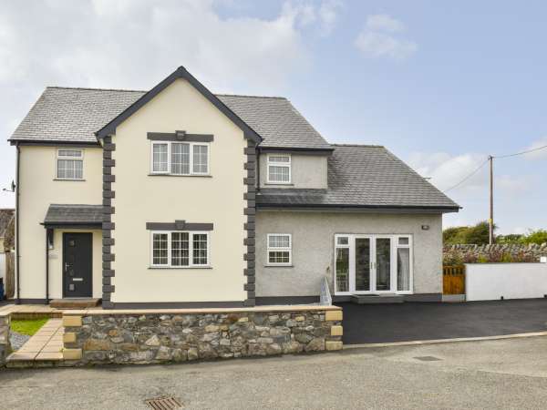 Plas Bach, Aberffraw