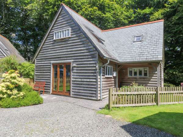 Oaklands, Camelford