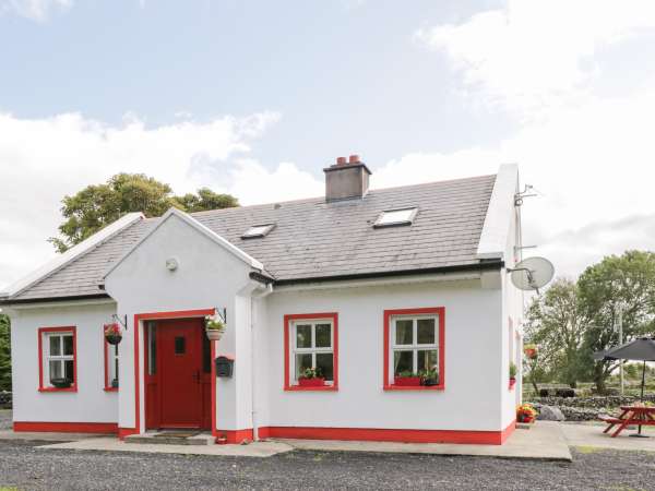 Lough Mask Road Fishing Cottage, Ballinrobe, County Mayo