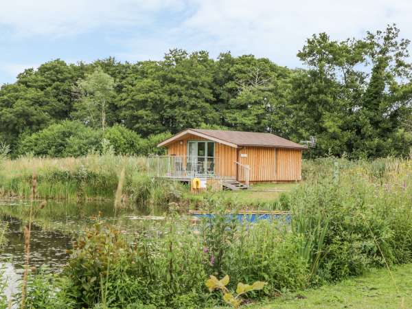 Lakeside Lodge Image 1