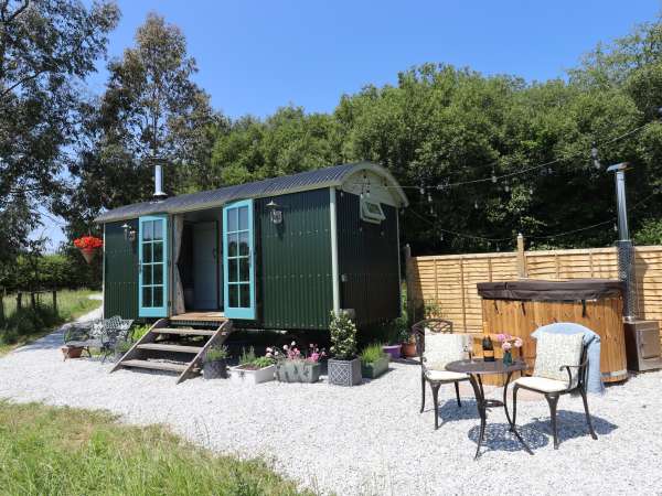 Two Moors Shepherds Hut, Hittisleigh