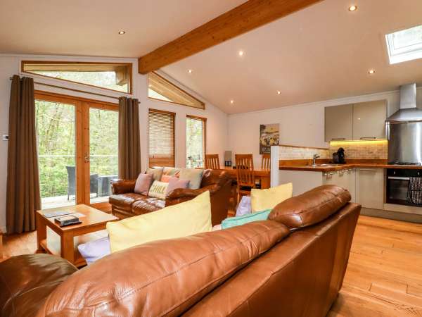 6 Streamside, Lanreath