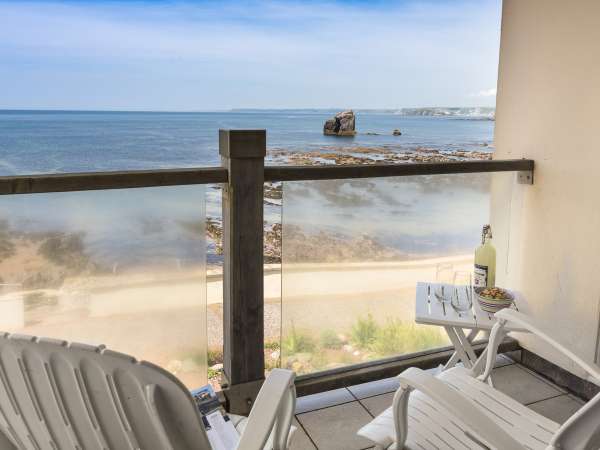 3 Thurlestone Rock, Thurlestone