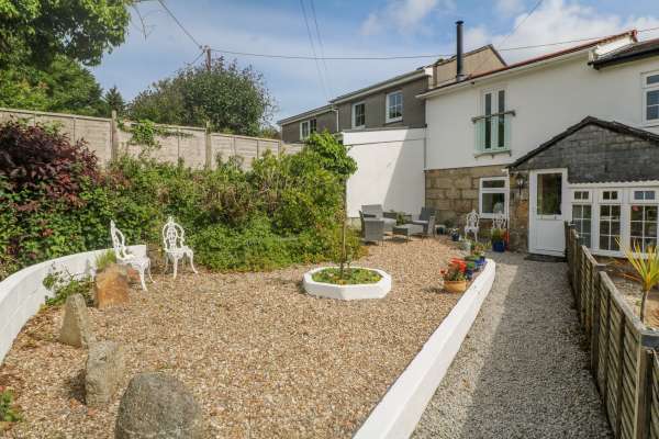 2 Riverside Cottages, Crowlas
