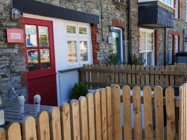 Beach Hut, Trebarwith Strand