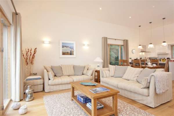 Talland 22, Looe